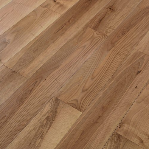 Engineered wood planks floor in European Walnut: brushed, varnished.