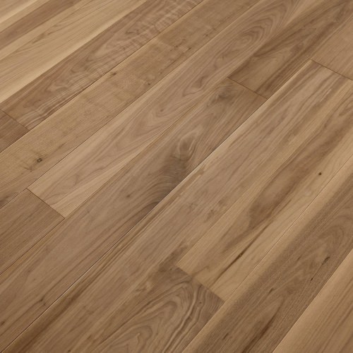 Engineered wood planks floor in American Walnut: brushed, stained, varnished.