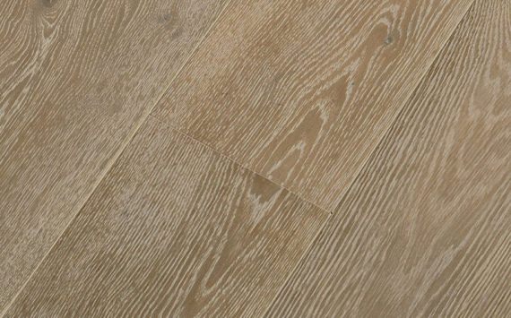 Engineered wood planks floor in Oak, brushed, stained, varnished